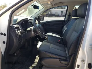 2017 Nissan Titan SV z VIN 1N6AA1EJ0HN569810, wystawiony jako Copart lot #48726215 z przebiegiem 126 458 mil mil oraz Szkoda całkowita • Salvage title. Historia ofert i sprzedaży dostępna na DreamBid. Obrazek 7.