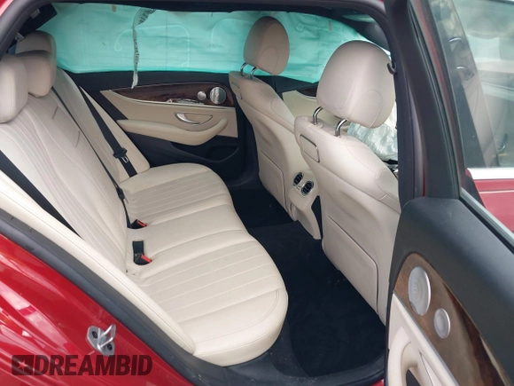 2019 Mercedes-Benz E 450 с VIN WDDZH6JB7KA654077, выставлен на аукционе IAAI как лот 41511592 с пробегом 72 870 миль миль и . История ставок и продаж доступна на DreamBid. Изображение 8.