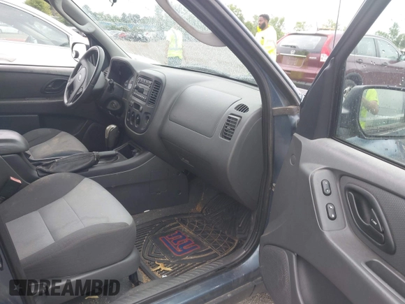 2006 Ford Escape XLS z VIN 1FMYU02Z66KA53989, wystawiony jako IAAI lot #42783537 z przebiegiem 95 833 mil mil oraz . Historia ofert i sprzedaży dostępna na DreamBid. Obrazek 5.