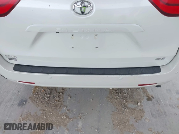 2017 Toyota Sienna XLE Auto Access Seat with VIN 5TDYZ3DC5HS850682, listed as a IAAI auction lot 41732480 with 200,257 mi miles and . Bid and sale history available at DreamBid. Image 18.