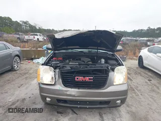 2007 GMC Yukon SLT with VIN 1GKFK13047R288220, listed as a IAAI auction lot 41579399 with 215,464 mi miles. Bid and sale history available at carsss.com. Image 6.