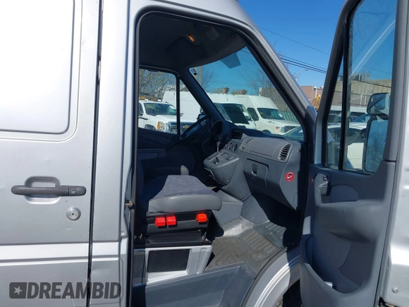 2006 Freightliner Sprinter with VIN WDYPD144765863576, listed as a IAAI auction lot 41901906 with 70,660 mi miles and . Bid and sale history available at DreamBid. Image 5.