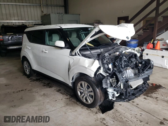 2021 Kia Soul S with VIN KNDJ23AUXM7129491, listed as a Copart auction lot 49518815 with 8,555 mi miles and Non Repairable. Bid and sale history available at DreamBid. Image 4.