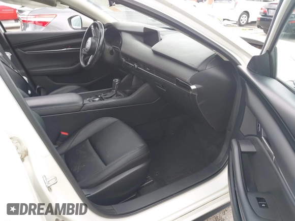 2020 Mazda 3 Select with VIN JM1BPACL1L1171032, listed as a IAAI auction lot 42366156 with 94,055 mi miles and . Bid and sale history available at DreamBid. Image 5.