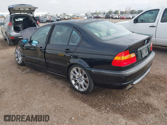2005 BMW 3 Series 330i with VIN WBAEV53415KM08390, listed as a IAAI auction lot 41507259 with 192,211 mi miles. Bid and sale history available at carsss.com. Image 3.