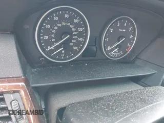 2005 BMW 5 Series 530i z VIN WBANA735X5B819688, wystawiony jako IAAI lot #42204101 z przebiegiem Nie podano mil oraz . Historia ofert i sprzedaży dostępna na DreamBid. Obrazek 7.