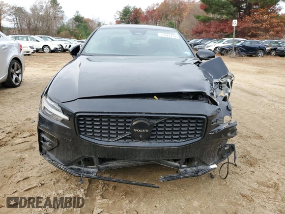 2024 Volvo S60 Plus Black Edition z VIN 7JRL12TH0RG281486, wystawiony jako Copart lot #75622704 z przebiegiem 15 179 mil mil oraz Szkoda całkowita • Salvage title. Historia ofert i sprzedaży dostępna na DreamBid. Obrazek 5.