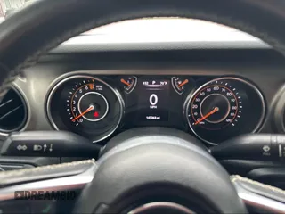 2020 Jeep Gladiator Sport S z VIN 1C6HJTAG7LL126346, wystawiony jako IAAI lot #42711702 z przebiegiem 147 263 mil mil oraz . Historia ofert i sprzedaży dostępna na DreamBid. Obrazek 7.