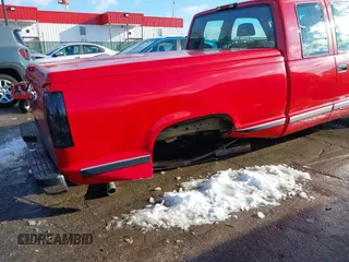 1997 Chevrolet Silverado 1500 with VIN 2GCEC19W9V1112124, listed as a IAAI auction lot 41254007 with 203,722 mi miles. Bid and sale history available at carsss.com. Image 6.