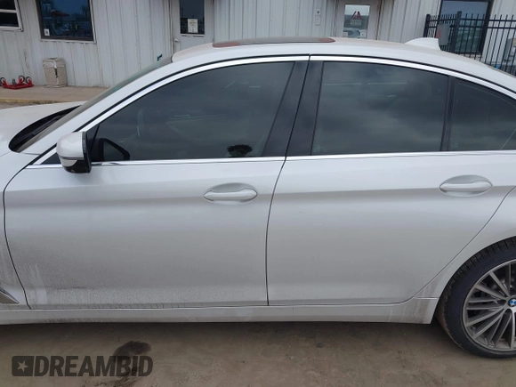 2019 BMW 5 Series 530i xDrive with VIN WBAJA7C51KG912614, listed as a IAAI auction lot 41516131 with 91,022 mi miles and . Bid and sale history available at DreamBid. Image 14.