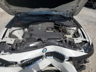 2013 BMW 3 Series 328i xDrive z VIN WBA3B5C57DF597059, wystawiony jako Copart lot #52441895 z przebiegiem 154 003 mil mil oraz Szkoda całkowita • Salvage title. Historia ofert i sprzedaży dostępna na DreamBid. Obrazek 11.