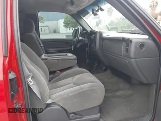 2004 Chevrolet Silverado 1500 Work Truck with VIN 2GCEC19T441162305, listed as a IAAI auction lot 42044275 with 154,971 mi miles. Bid and sale history available at carsss.com. Image 5.