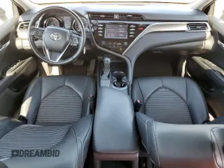 2018 Toyota Camry LE z VIN 4T1B11HK4JU053856, wystawiony jako Copart lot #61017095 z przebiegiem 134 977 mil mil oraz Szkoda całkowita • Salvage title. Historia ofert i sprzedaży dostępna na DreamBid. Obrazek 8.