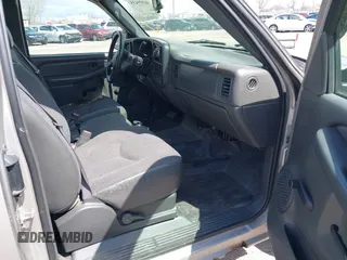 2005 Chevrolet Silverado 1500 LS with VIN 2GCEC19T951272462, listed as a IAAI auction lot 41979435 with 153,855 mi miles. Bid and sale history available at carsss.com. Image 5.