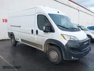 2025 Ram ProMaster Cargo Van Tradesman with VIN 3C6LRVDG5SE507517, listed as a IAAI auction lot 41658113 with 4,547 mi miles. Bid and sale history available at carsss.com. Image 1.
