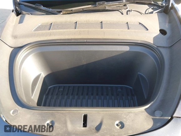 2024 Tesla Model Y with VIN 7SAYGDED5RF103983, listed as a IAAI auction lot 41933836 with 11,398 mi miles and . Bid and sale history available at DreamBid. Image 10.