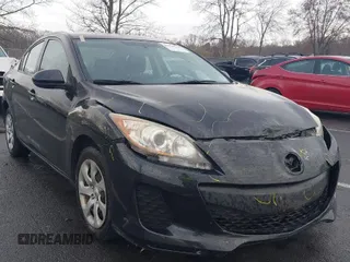 2013 Mazda 3 i SV with VIN JM1BL1TG4D1739905, listed as a IAAI auction lot 41908104 with 117,380 mi miles. Bid and sale history available at carsss.com. Image 1.