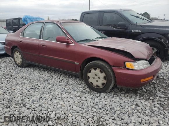 1996 Honda Accord LX with VIN 1HGCD5631TA289387, listed as a Copart auction lot 43986815 with 158,217 mi miles and Salvage Title. Bid and sale history available at DreamBid. Image 4.