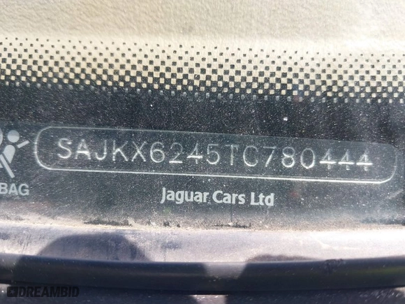 1996 Jaguar XJ Series Sedan Vanden Plas with VIN SAJKX6245TC780444, listed as a IAAI auction lot 41856403 with 1 mi miles. Bid and sale history available at carsss.com. Image 9.