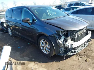 2019 Chrysler Pacifica Touring Plus z VIN 2C4RC1FG3KR708986, wystawiony jako IAAI lot #41744300 z przebiegiem 123 043 mil mil oraz . Historia ofert i sprzedaży dostępna na DreamBid. Obrazek 1.