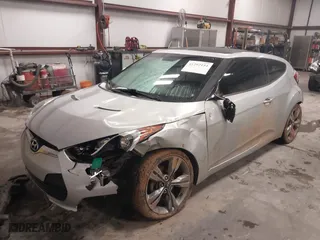 2015 Hyundai Veloster RE:FLEX with VIN KMHTC6AD4FU230324, listed as a IAAI auction lot 41292154 with 99,147 mi miles. Bid and sale history available at carsss.com. Image 6.