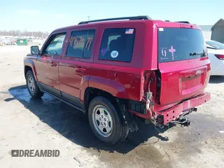 2017 Jeep Patriot Sport with VIN 1C4NJPBA4HD169654, listed as a IAAI auction lot 41757079 with 92,917 mi miles. Bid and sale history available at carsss.com. Image 3.