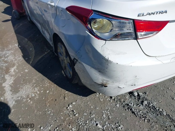 2013 Hyundai Elantra GLS PZEV with VIN 5NPDH4AE8DH246797, listed as a IAAI auction lot 41451702 with 172,500 mi miles. Bid and sale history available at carsss.com. Image 6.