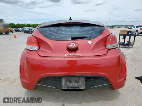 2013 Hyundai Veloster w/Gray Int z VIN KMHTC6AD7DU142655, wystawiony jako Copart lot #56233005 z przebiegiem 181 297 mil mil oraz Czysty tytuł • Clean title. Historia ofert i sprzedaży dostępna na DreamBid. Obrazek 6.