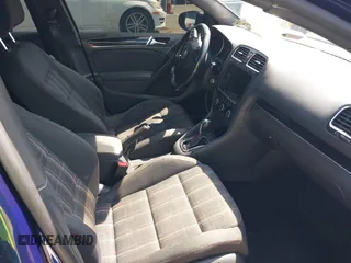 2013 Volkswagen GTI Driver's Edition z VIN WVWHD7AJ5DW072418, wystawiony jako IAAI lot #42159678 z przebiegiem 134 644 mil mil oraz . Historia ofert i sprzedaży dostępna na DreamBid. Obrazek 5.
