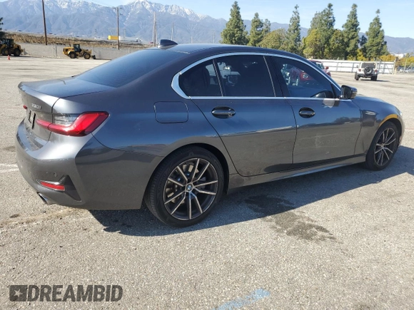 2019 BMW 3 Series 330i z VIN WBA5R1C57KFH22056, wystawiony jako Copart lot #49896985 z przebiegiem 58 311 mil mil oraz Szkody całkowita. Historia ofert i sprzedaży dostępna na DreamBid. Obrazek 3.