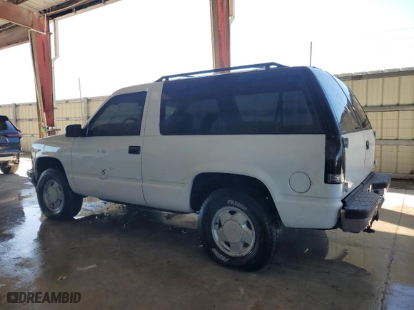 1996 Chevrolet Tahoe with VIN 3GNEK18R1TG137075, listed as a Copart auction lot 73995594 with 268,898 mi miles and Non Repairable. Bid and sale history available at carsss.com. Image 2.