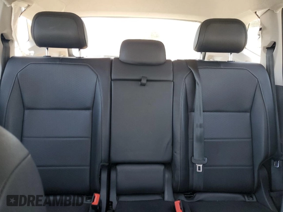 2018 Volkswagen Tiguan SEL z VIN 3VV2B7AX4JM153956, wystawiony jako Copart lot #61871675 z przebiegiem 84 252 mil mil oraz Szkoda całkowita • Salvage title. Historia ofert i sprzedaży dostępna na DreamBid. Obrazek 10.