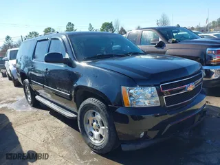 2008 Chevrolet Suburban LT w/3LT with VIN 3GNFC16058G192836, listed as a IAAI auction lot 41474966 with 116,772 mi miles. Bid and sale history available at carsss.com. Image 1.