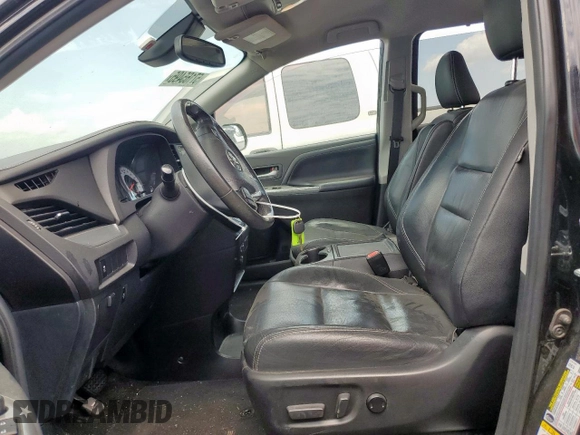 2018 Toyota Sienna SE with VIN 5TDXZ3DC4JS916138, listed as a Copart auction lot 57165495 with 120,764 mi miles and Salvage title. Bid and sale history available at DreamBid. Image 7.