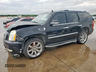 2008 Cadillac Escalade z VIN 1GYFK63868R189392, wystawiony jako Copart lot #55619905 z przebiegiem 318 419 mil mil oraz Szkody całkowita. Historia ofert i sprzedaży dostępna na DreamBid. Obrazek 1.