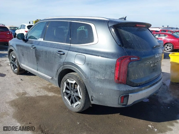 2023 Kia Telluride S with VIN 5XYP6DGC7PG331117, listed as a IAAI auction lot 41414413 with 35,870 mi miles. Bid and sale history available at carsss.com. Image 3.