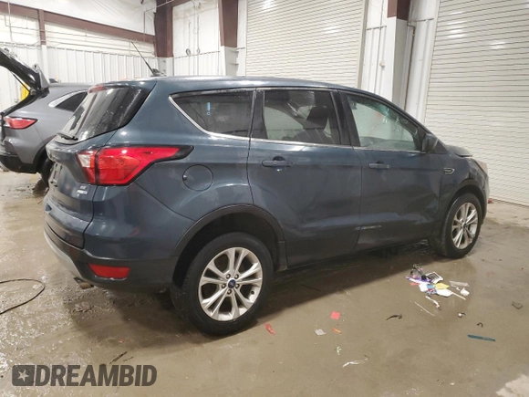 2019 Ford Escape SE z VIN 1FMCU9GD8KUB54347, wystawiony jako Copart lot #87187844 z przebiegiem 86 855 mil mil oraz Szkody całkowita. Historia ofert i sprzedaży dostępna na DreamBid. Obrazek 3.