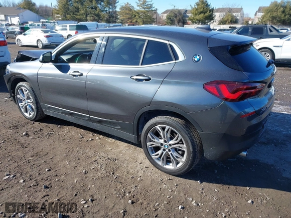 2022 BMW X2 xDrive28i with VIN WBXYJ1C05N5U40472, listed as a IAAI auction lot 41433452 with 67,801 mi miles. Bid and sale history available at carsss.com. Image 3.