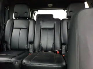 2016 Ford Expedition XL z VIN 1FMJU1GT2GEF39095, wystawiony jako Copart lot #77283614 z przebiegiem 133 360 mil mil oraz Czysty tytuł • Clean title. Historia ofert i sprzedaży dostępna na DreamBid. Obrazek 10.