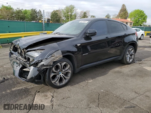 2013 BMW X6 xDrive50i z VIN 5UXFG8C57DL591149, wystawiony jako Copart lot #56979865 z przebiegiem 94 251 mil mil oraz Szkoda całkowita • Salvage title. Historia ofert i sprzedaży dostępna na DreamBid. Obrazek 1.