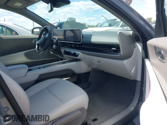 2023 Hyundai Ioniq 6 SEL z VIN KMHM34AA5PA033700, wystawiony jako IAAI lot #41954862 z przebiegiem 16 304 mil mil oraz . Historia ofert i sprzedaży dostępna na DreamBid. Obrazek 5.