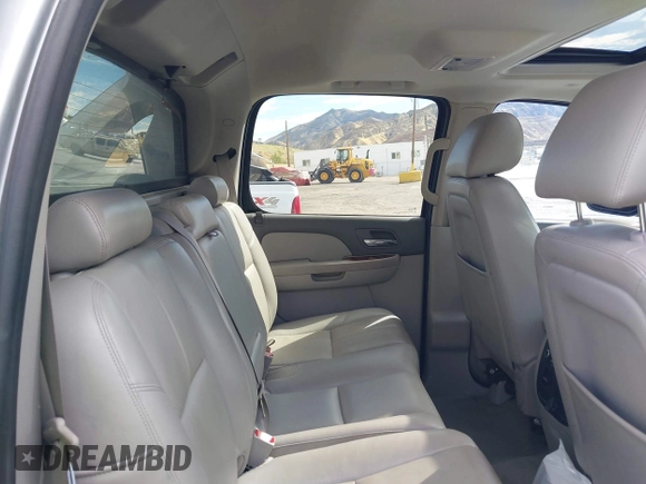 2013 Chevrolet Avalanche LT with VIN 3GNMCFE07DG379110, listed as a IAAI auction lot 41624639 with 142,871 mi miles and . Bid and sale history available at DreamBid. Image 8.