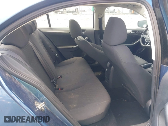 2015 Volkswagen Jetta SE с VIN 3VWD17AJ3FM231847, выставлен на аукционе IAAI как лот 42606494 с пробегом 195 730 миль миль и . История ставок и продаж доступна на DreamBid. Изображение 8.