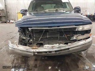 2001 Chevrolet Tahoe LS with VIN 1GNEK13TX1R108982, listed as a IAAI auction lot 41622297 with 202,013 mi miles. Bid and sale history available at carsss.com. Image 6.