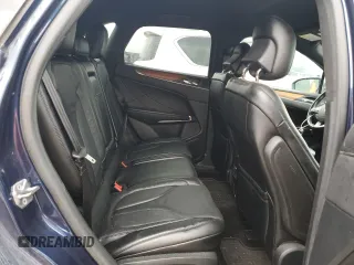 2017 Lincoln MKC Select z VIN 5LMTJ2DH6HUL62028, wystawiony jako Copart lot #58690835 z przebiegiem 104 370 mil mil oraz Czysty tytuł • Clean title. Historia ofert i sprzedaży dostępna na DreamBid. Obrazek 11.