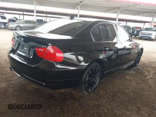 2011 BMW 3 Series 328i z VIN WBAPH7C54BA801967, wystawiony jako IAAI lot #42036369 z przebiegiem 110 830 mil mil oraz . Historia ofert i sprzedaży dostępna na DreamBid. Obrazek 4.