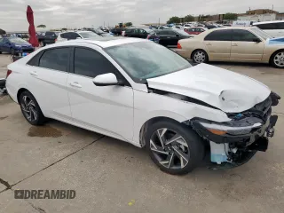 2024 Hyundai Elantra SEL z VIN KMHLS4DG1RU820451, wystawiony jako Copart lot #51041765 z przebiegiem 4 058 mil mil oraz Szkoda całkowita • Salvage title. Historia ofert i sprzedaży dostępna na DreamBid. Obrazek 4.