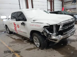 2022 Ram 1500 Big Horn z VIN 1C6SRFMT7NN367274, wystawiony jako IAAI lot #41624816 z przebiegiem 96 996 mil mil oraz . Historia ofert i sprzedaży dostępna na DreamBid. Obrazek 1.