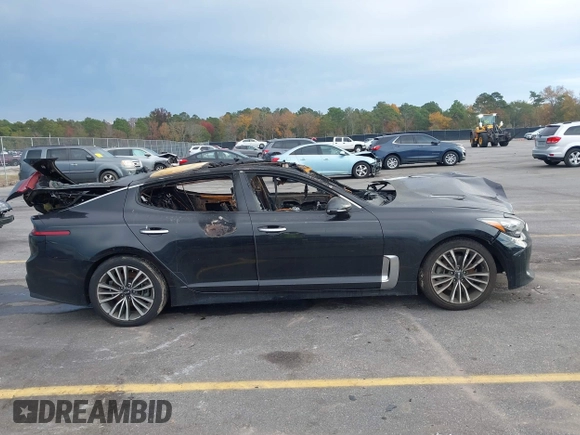 2018 Kia Stinger Premium with VIN KNAE25LA1J6011067, listed as a IAAI auction lot 40893308 with 20 mi miles. Bid and sale history available at carsss.com. Image 12.