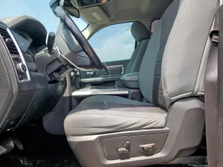2015 Ram 1500 Outdoorsman z VIN 1C6RR6LT9FS566376, wystawiony jako Copart lot #57241255 z przebiegiem 130 919 mil mil oraz Szkoda całkowita • Salvage title. Historia ofert i sprzedaży dostępna na DreamBid. Obrazek 7.